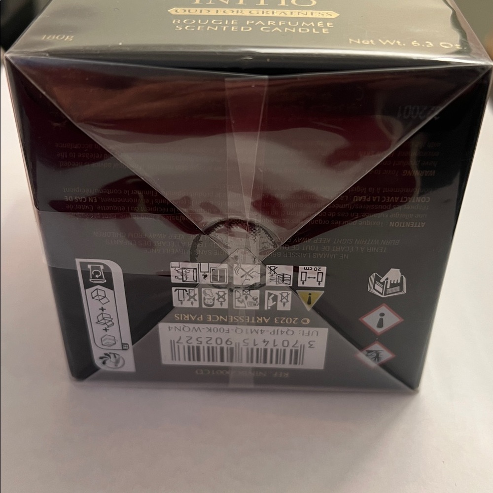 Initio Oud for Greatness Bougie Parfumee Scented Candle - Picture 5 of 6